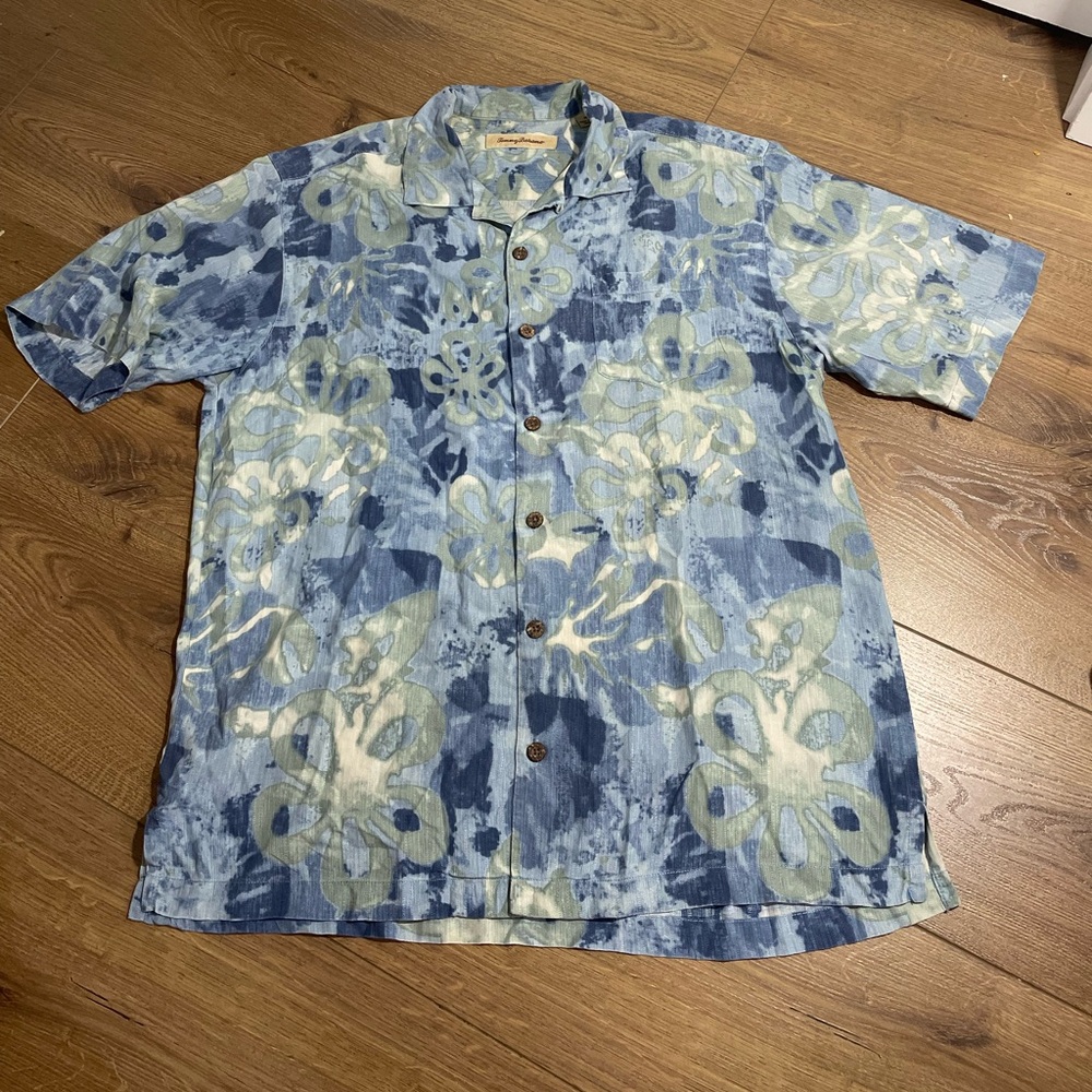 TOMMY BAHAMA VINTAGE 100% Silk Blue/Green Trippy Flowers Hawaiian Shirt Men’s M